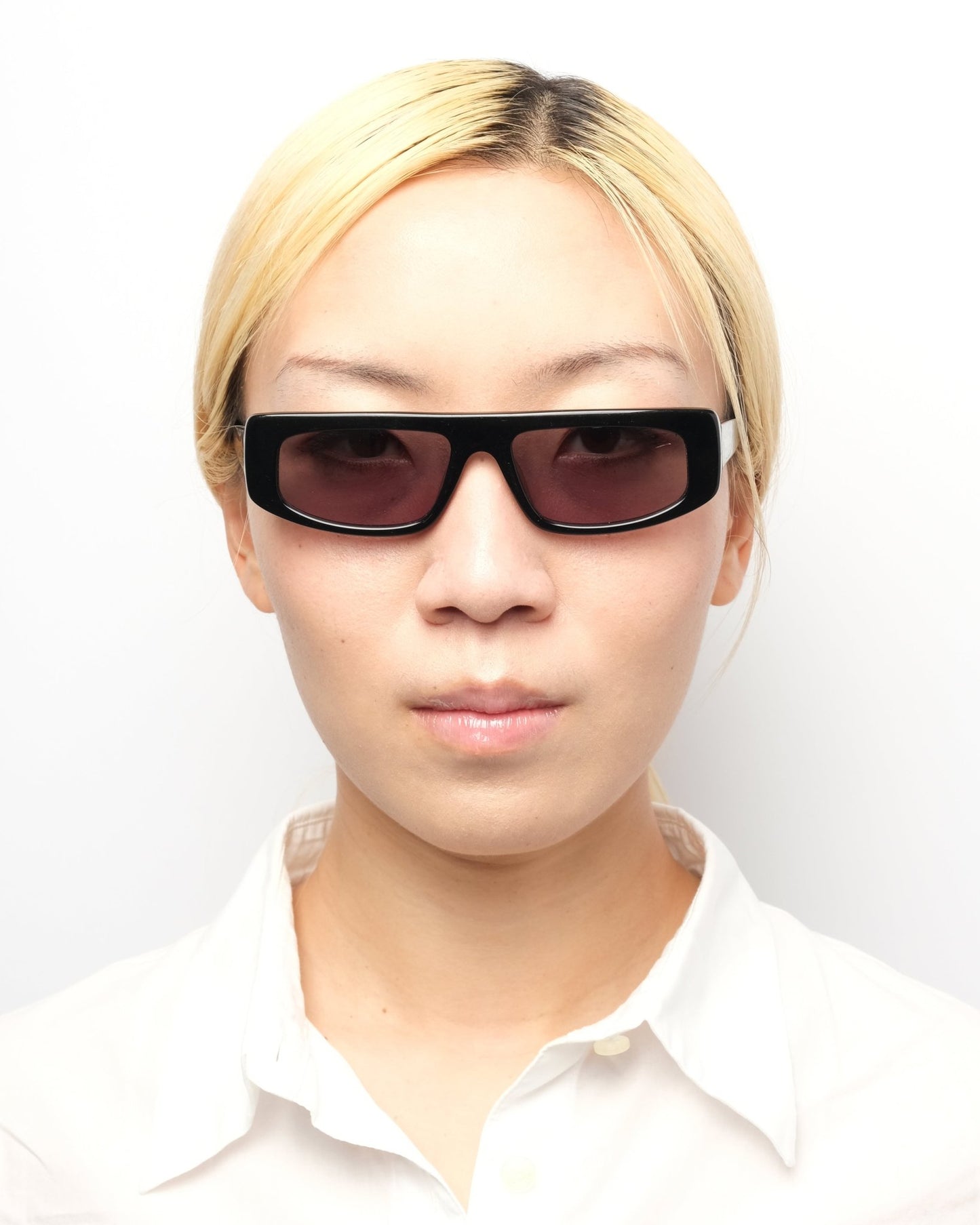 DKNY Sunglasses - Sunglasses - image - 2